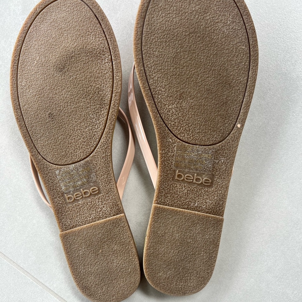BEBE flip flops patent leather beige nude with gold SIZE 7 slip on beach pool - Picture 4 of 4